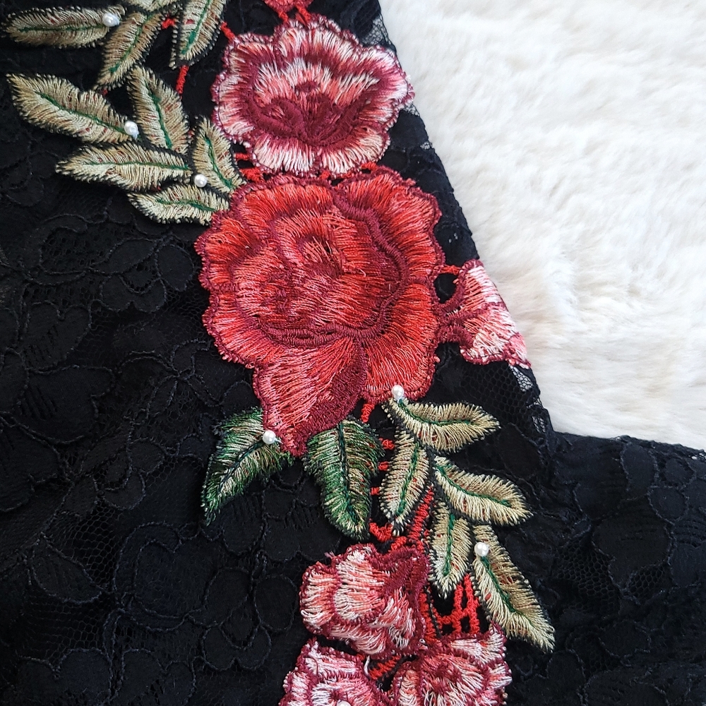 Vintage Gold Victoria Secret Dark Floral Embroidered Roses Lace Pearl Bodysuit - Picture 5 of 16